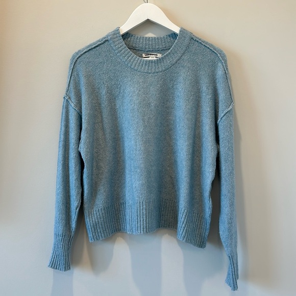 American Eagle Soft Knit Light Blue Sweater Small Exposed Seam Casual Fall Boxy - Picture 1 of 7